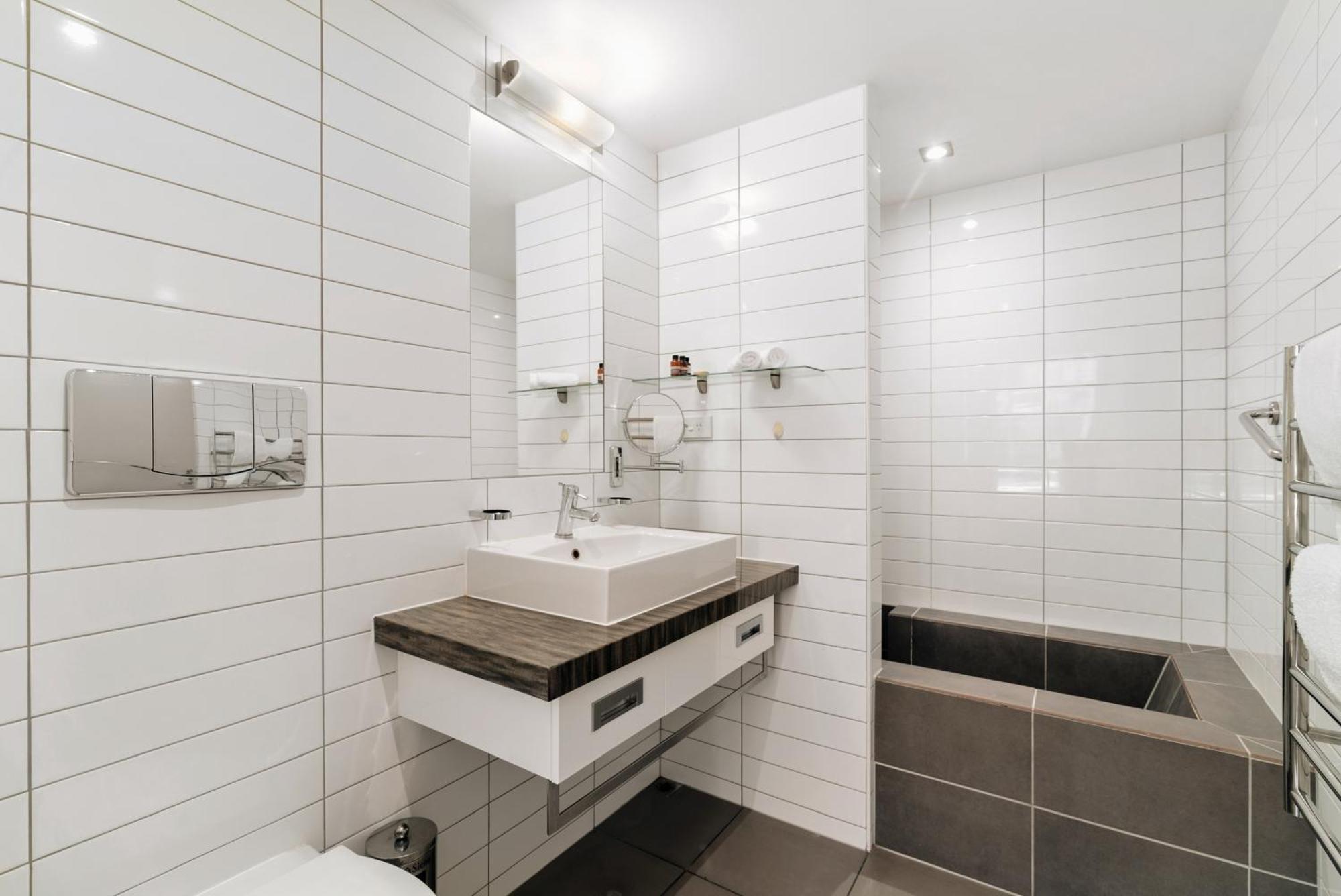 קווינסטאון Modern Executive Living In Pounamu מראה חיצוני תמונה